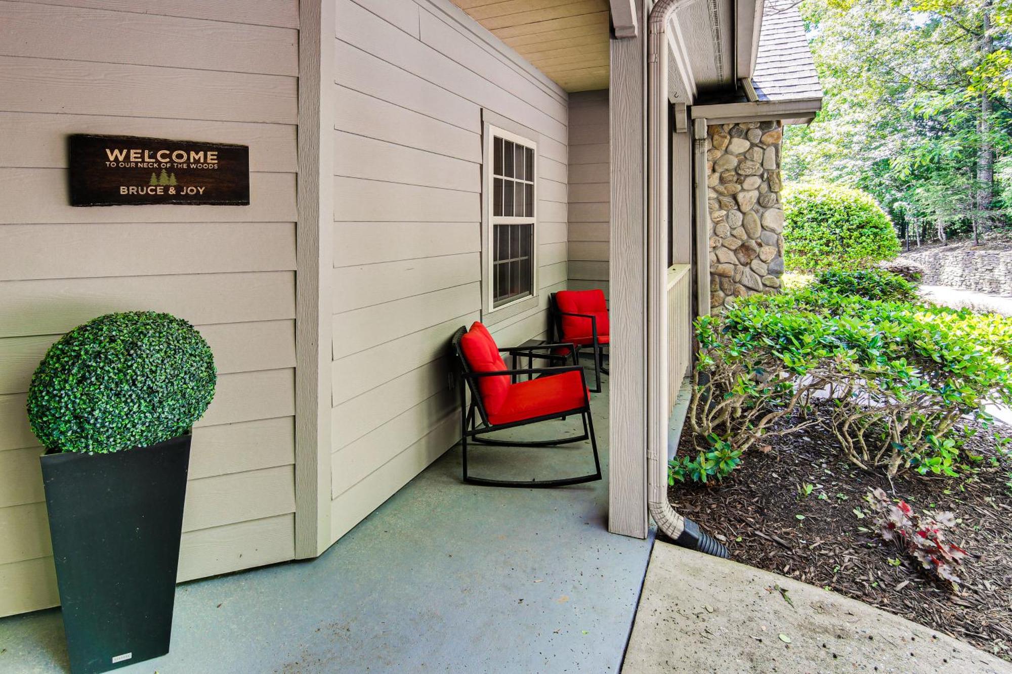 Lake Lure Condo With Resort Pool And Beach Access! Exteriör bild