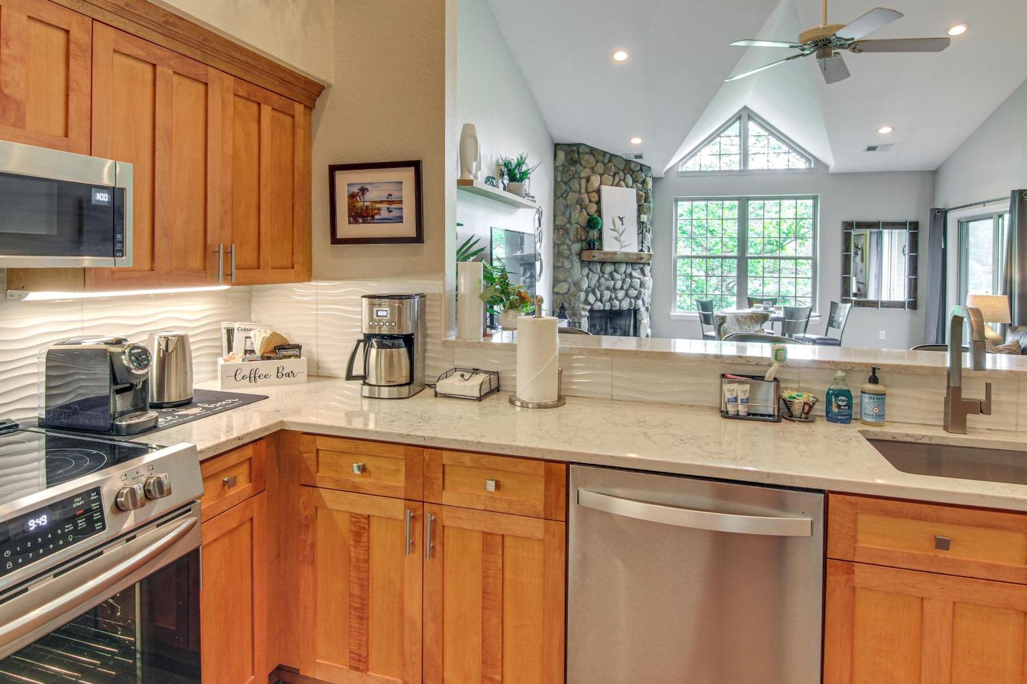 Lake Lure Condo With Resort Pool And Beach Access! Exteriör bild