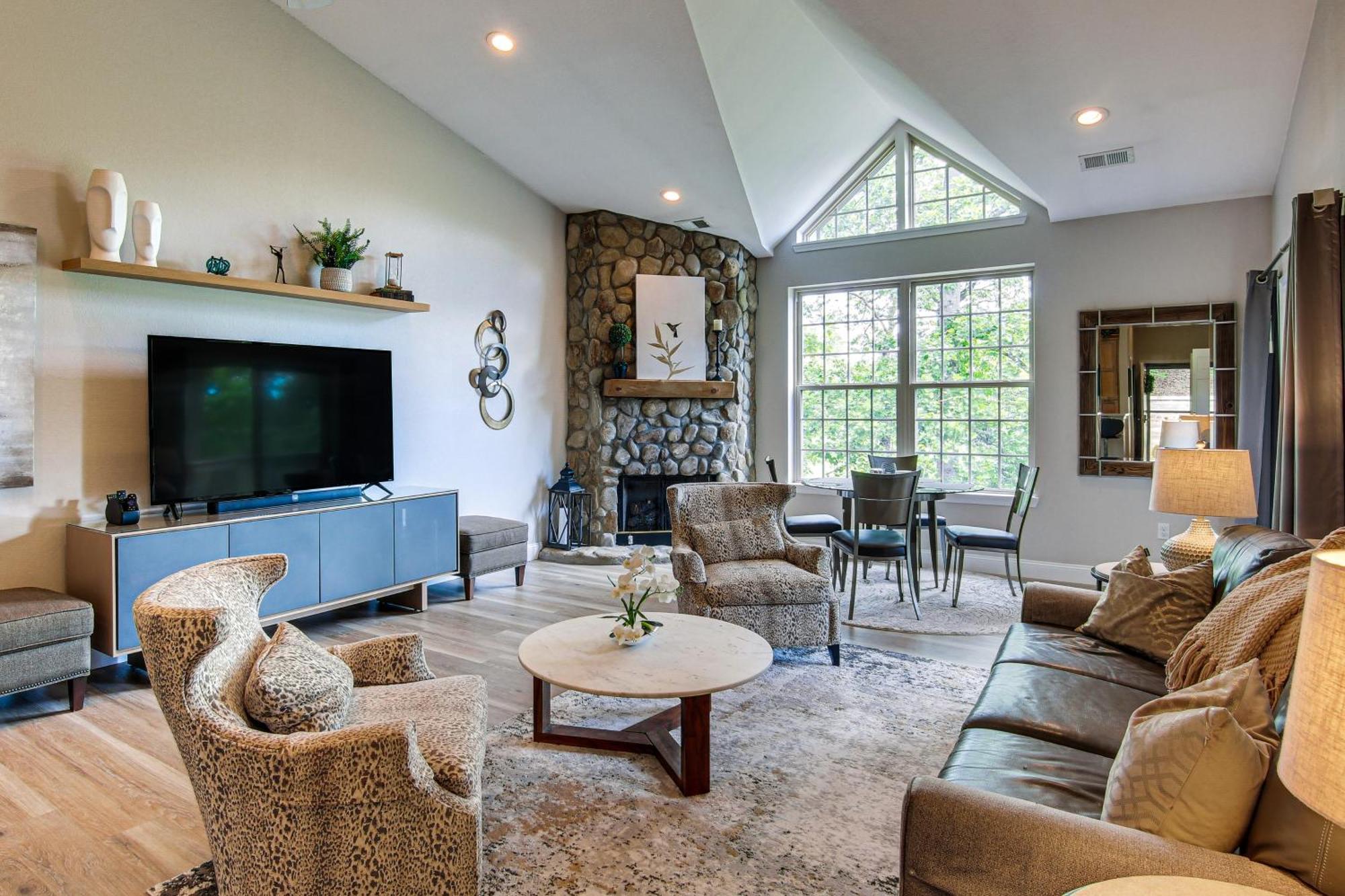 Lake Lure Condo With Resort Pool And Beach Access! Exteriör bild
